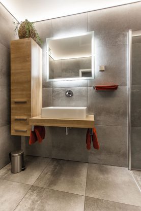 Privathaus/Neubau/Badezimmer