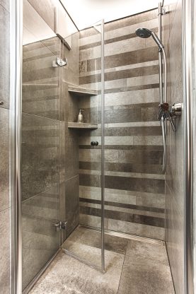 Privathaus/Neubau/Badezimmer